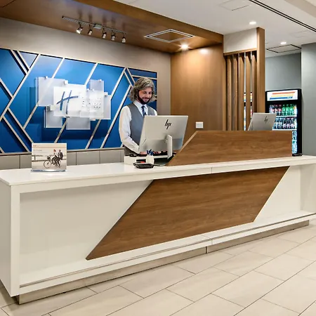 Holiday Inn Express & Suites Palm Desert - Millennium By Ihg-2