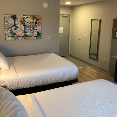 Microtel Inn & Suites By Wyndham Hot Springs-3