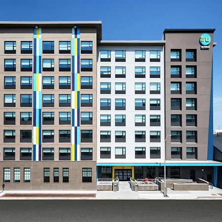Tru By Hilton Baltimore Harbor East-3