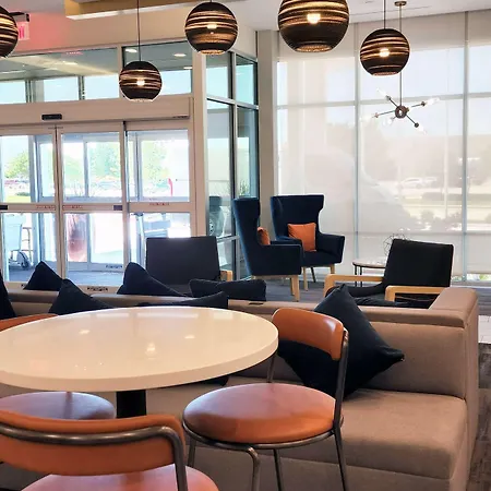 La Quinta Inn & Suites By Wyndham Pflugerville-3