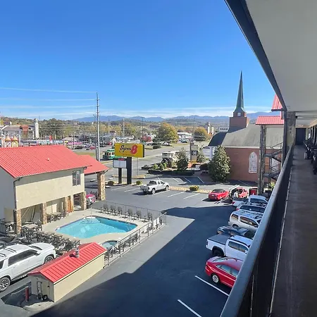 Super 8 By Wyndham Pigeon Forge Downtown-2