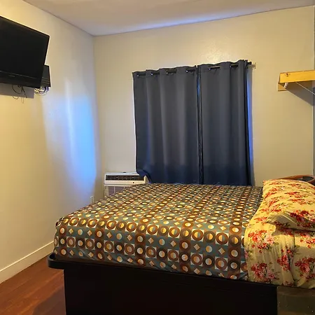 Unity Hotel - No Parking & Rooms Are Upstairs-3
