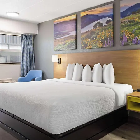 Days Inn By Wyndham Columbus Worthington-2