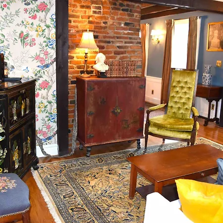 Silsbee'S By Daniels House-3