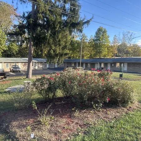 Whispering Pines Motel-2