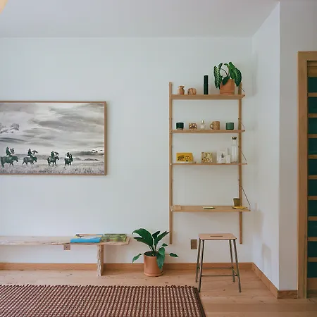 Guesthouse By Good Neighbor-2