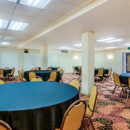 Econo Lodge - South Bend-3