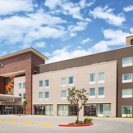 La Quinta Inn & Suites By Wyndham Bardstown-2