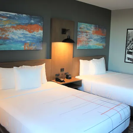 La Quinta Inn & Suites By Wyndham Bardstown-3