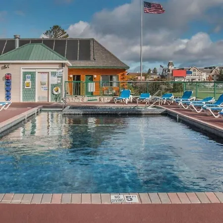 Mackinac Lodge-3