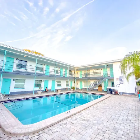Uptown Inn & Suites-2