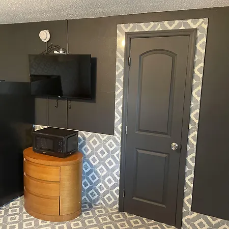 Carole Motel-3