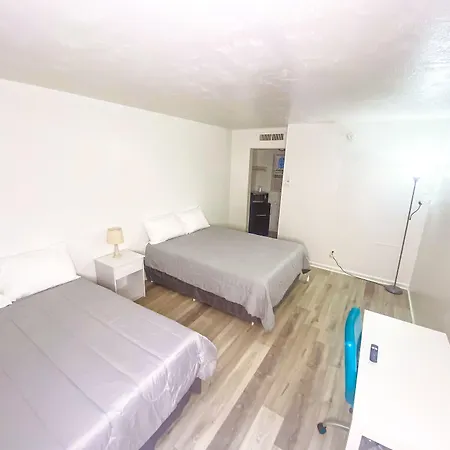 Uptown Inn & Suites-3