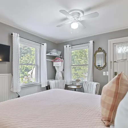 Westbrook Inn Bed And Breakfast-3