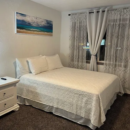 Newport Bay Motel-3