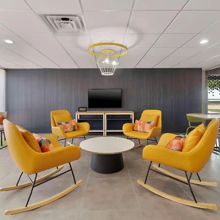 Spark By Hilton Grand Prairie-3