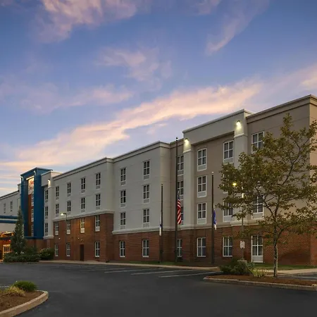 Hampton Inn & Suites By Hilton Plymouth-2