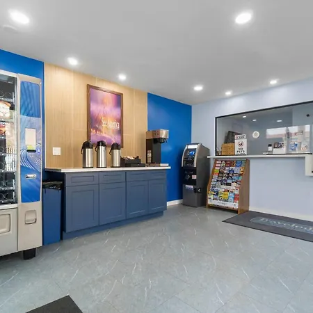 Travelodge By Wyndham Fairplex Pomona-2