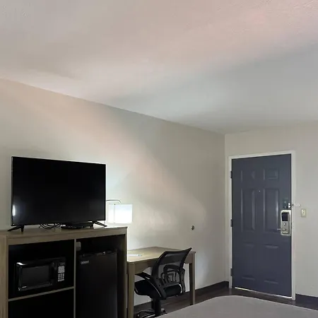 Quality Inn & Suites Greenville I-65-2