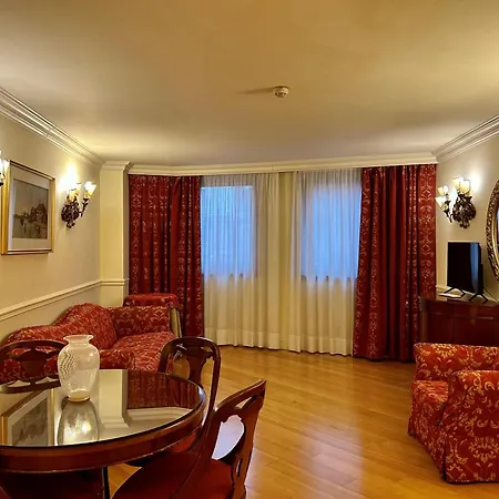 Torre Dell'Orologio Signature Residence-2