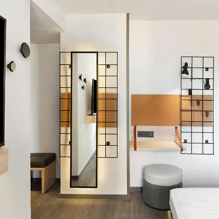 Moxy Barcelona-3