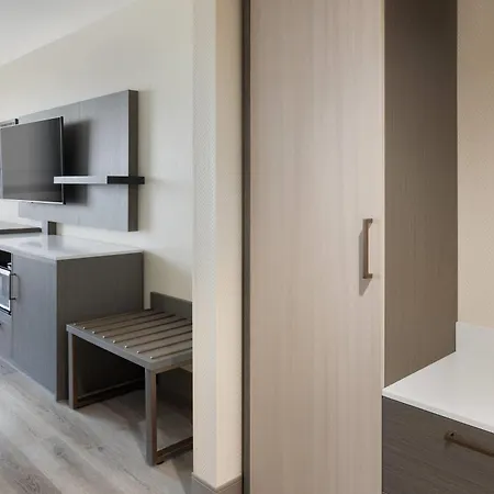 Ramada Plaza By Wyndham Orlando Resort & Suites Intl Drive - Newly Renovated!-3