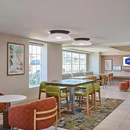 Hampton Inn & Suites Hermosa Beach-3