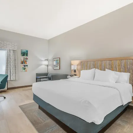 Hampton Inn Fort Myers-Airport & I-75-3