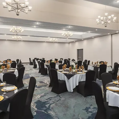 Holiday Inn Oakville Centre By Ihg-3