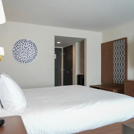 Holiday Inn & Suites Phoenix Airport By Ihg-2