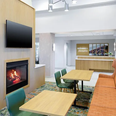 Hampton Inn & Suites-Austin Airport-2