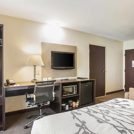Quality Inn Kansas City International Airport-3