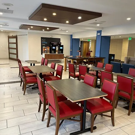 Holiday Inn Express & Suites Tracy By Ihg-3