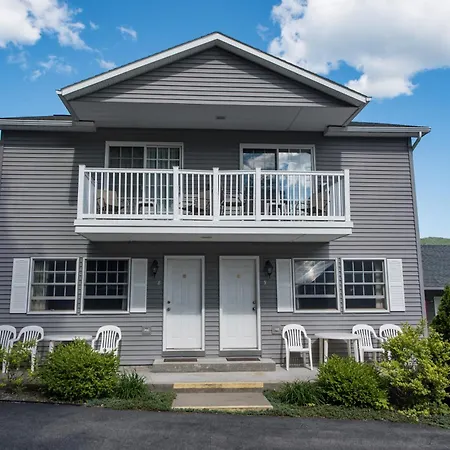 Adirondack Retreat Inn & Suites-3