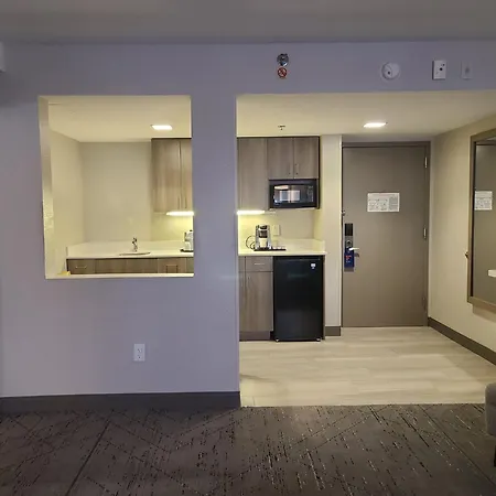 Holiday Inn Express Fort Lauderdale North - Executive Airport By Ihg-3