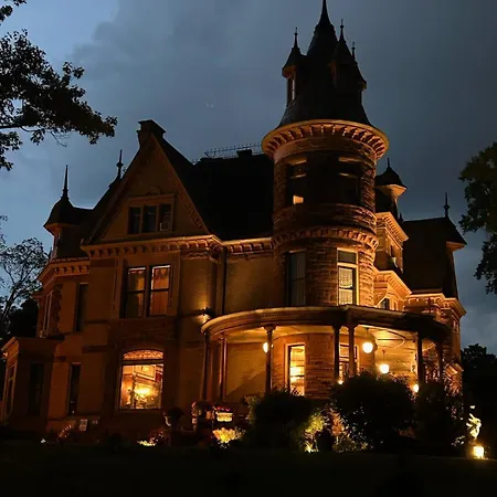 Henderson Castle Inn-2