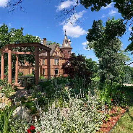 Henderson Castle Inn-3