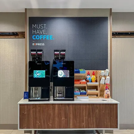 Holiday Inn Express & Suites Bloomington By Ihg-2