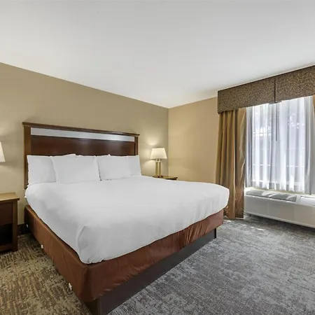 Best Western Plus Prairie Inn-3