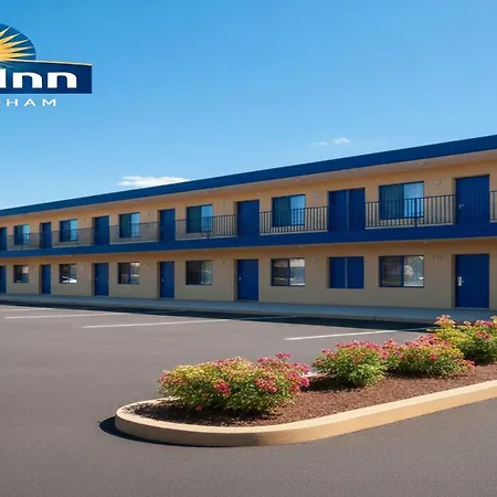 Days Inn By Wyndham Rock Springs I-80 Green River-3