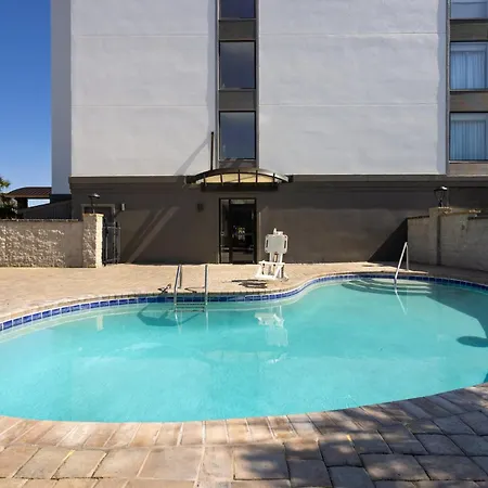 Holiday Inn & Suites Columbia Ne - Ft Jackson Area By Ihg-3
