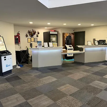 Ramada By Wyndham Stevens Point-3