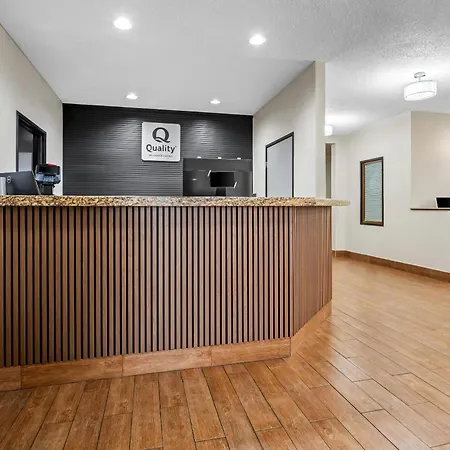Quality Inn Dubuque On Hwy 20-2