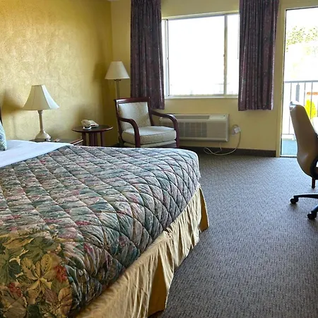 Lake Logan Inn-3