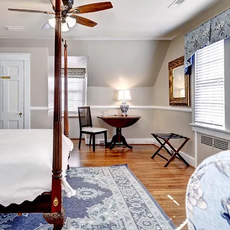 Cedars Of Williamsburg Bed & Breakfast-3