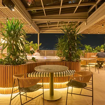 Hotel Dix-2