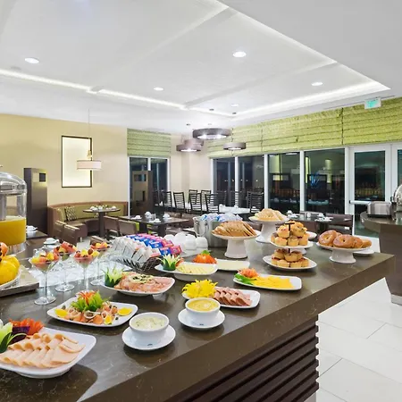 Courtyard By Marriott Kingston, Jamaica-3