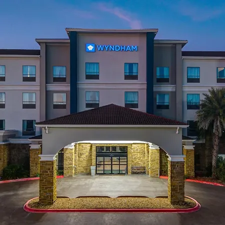 Wyndham Lake Charles-2