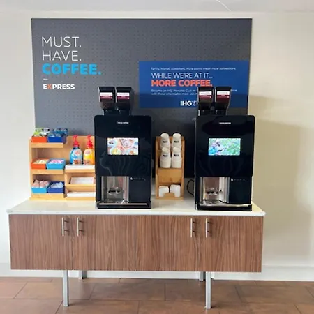 Holiday Inn Express & Suites Moore By Ihg-2
