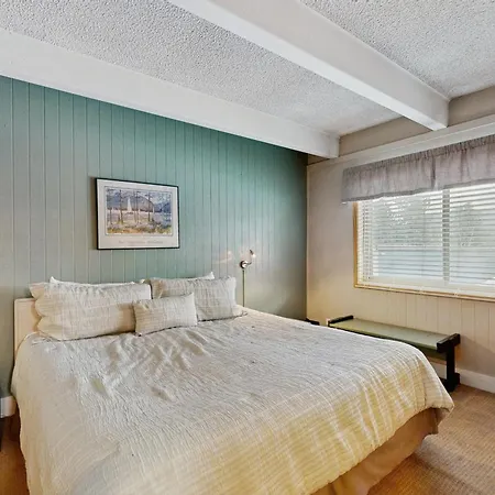 Ski And Racquet Club Condo-2